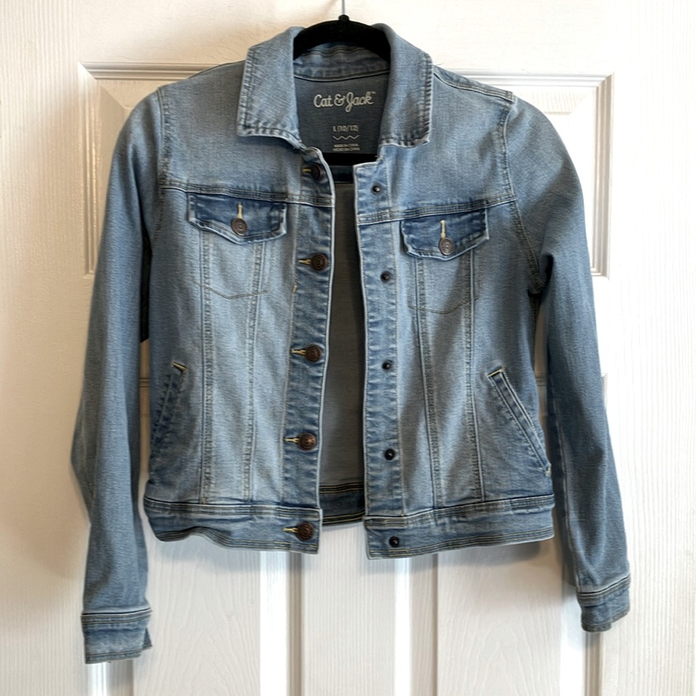 Cat & Jack girl’s stretchy like new denim jean jacket L 10/12 snap front pockets